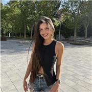 Soy estudiante con vocación por la enseñanza, ofrezco clases de apoyo escolar para alumnos de Infantil, Primaria y ESO.